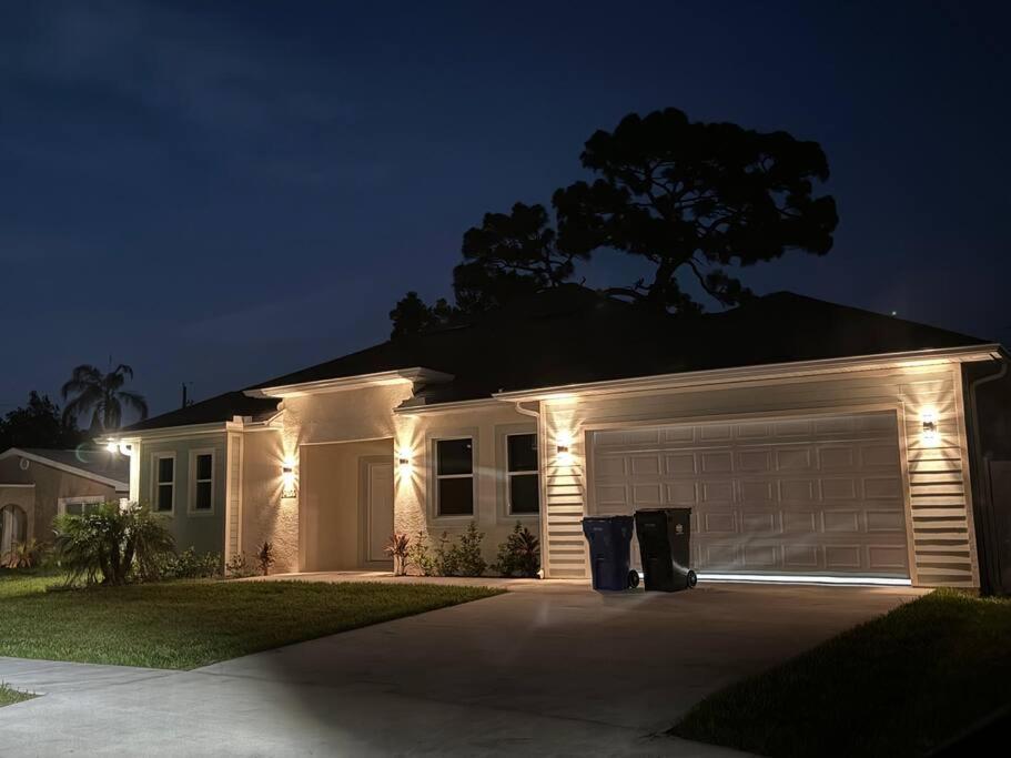 Villa Brand New Tampa Oasis With Private Jacuzzi Retreat Lutz Esterno foto