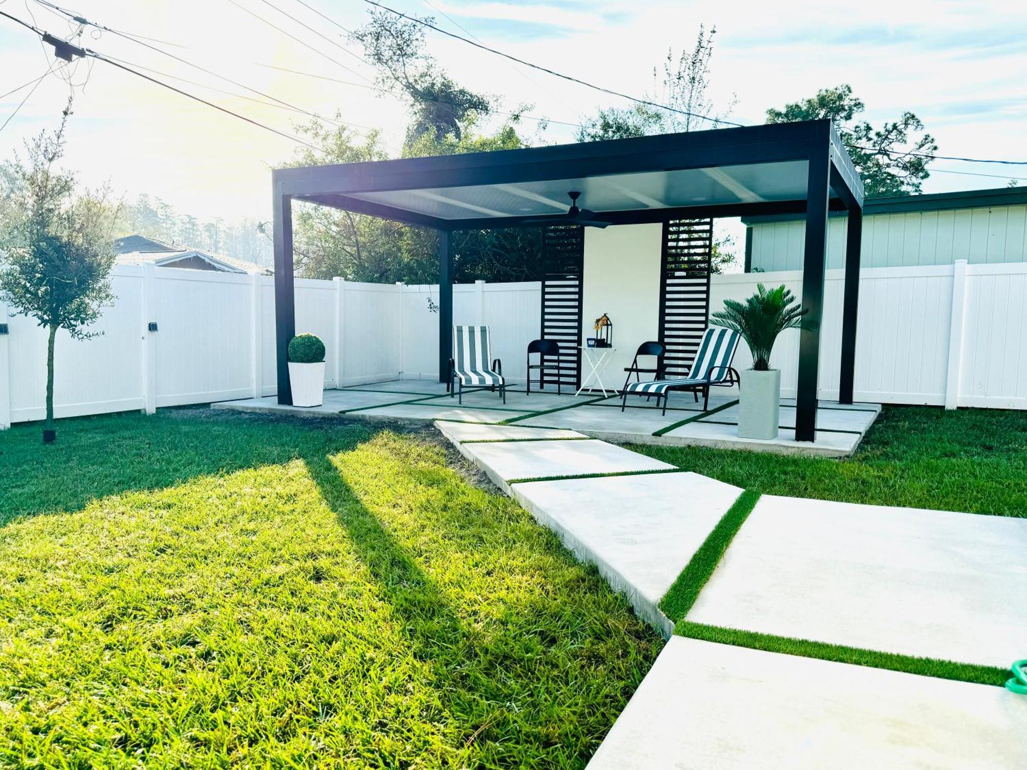 Villa Brand New Tampa Oasis With Private Jacuzzi Retreat Lutz Esterno foto
