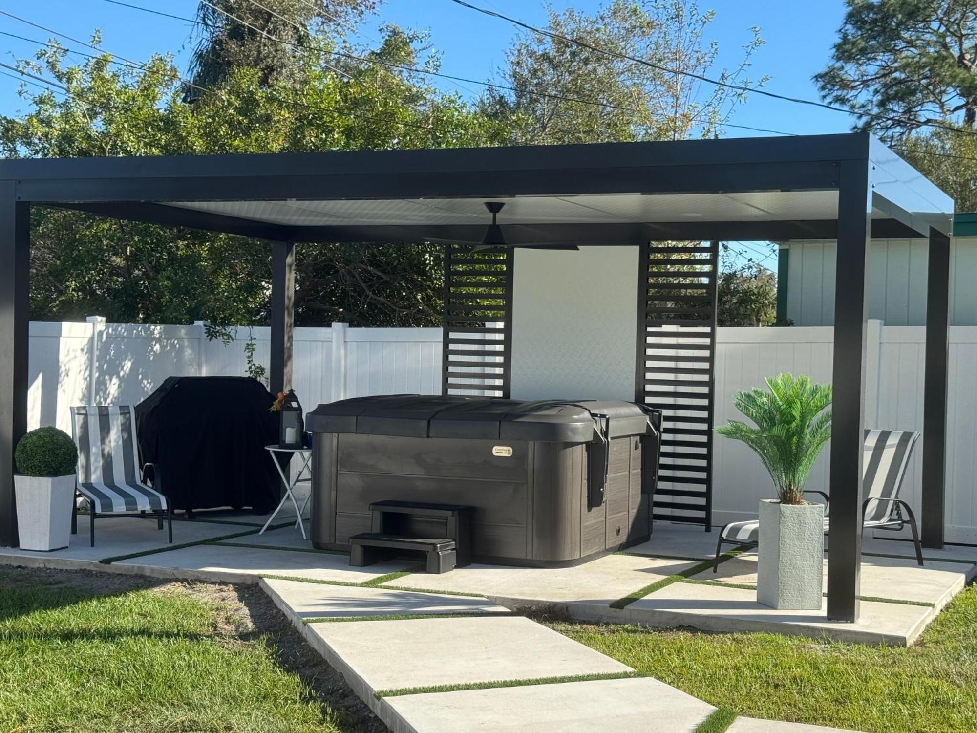 Villa Brand New Tampa Oasis With Private Jacuzzi Retreat Lutz Esterno foto